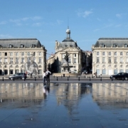 Chambres d'hôtes de charme en Nouvelle-Aquitaine : Bordeaux, Place de la Bourse (by Patrick Despoix) - Gironde