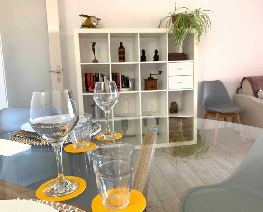 Location appartement de vacances dans le Var (Saint Mandrier) : coin salle à manger
